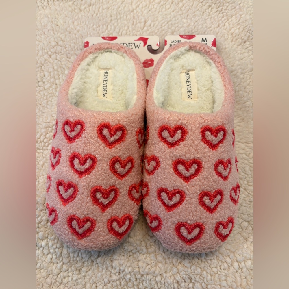 NWT Honeydew Intimates Heart Patterned Slippers
